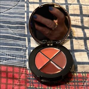 🎉SALE🎊15 or3 for$30🎊Quad Lip PaletteCoral and MauveShades withQuad shadowpalette